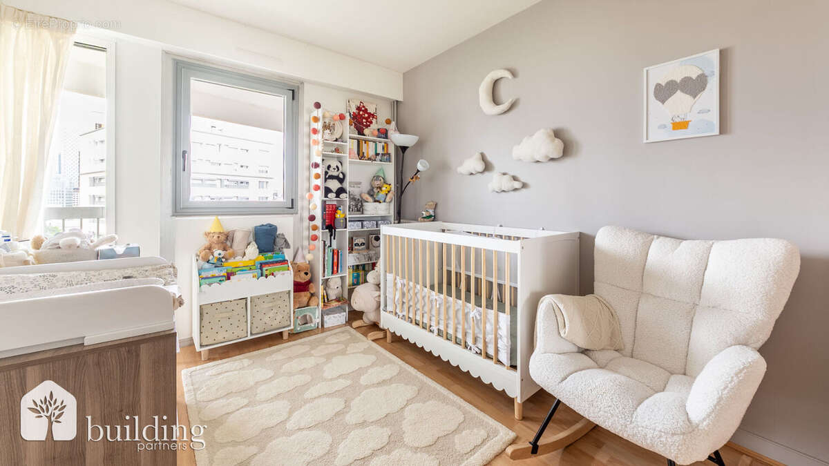 Appartement à COURBEVOIE