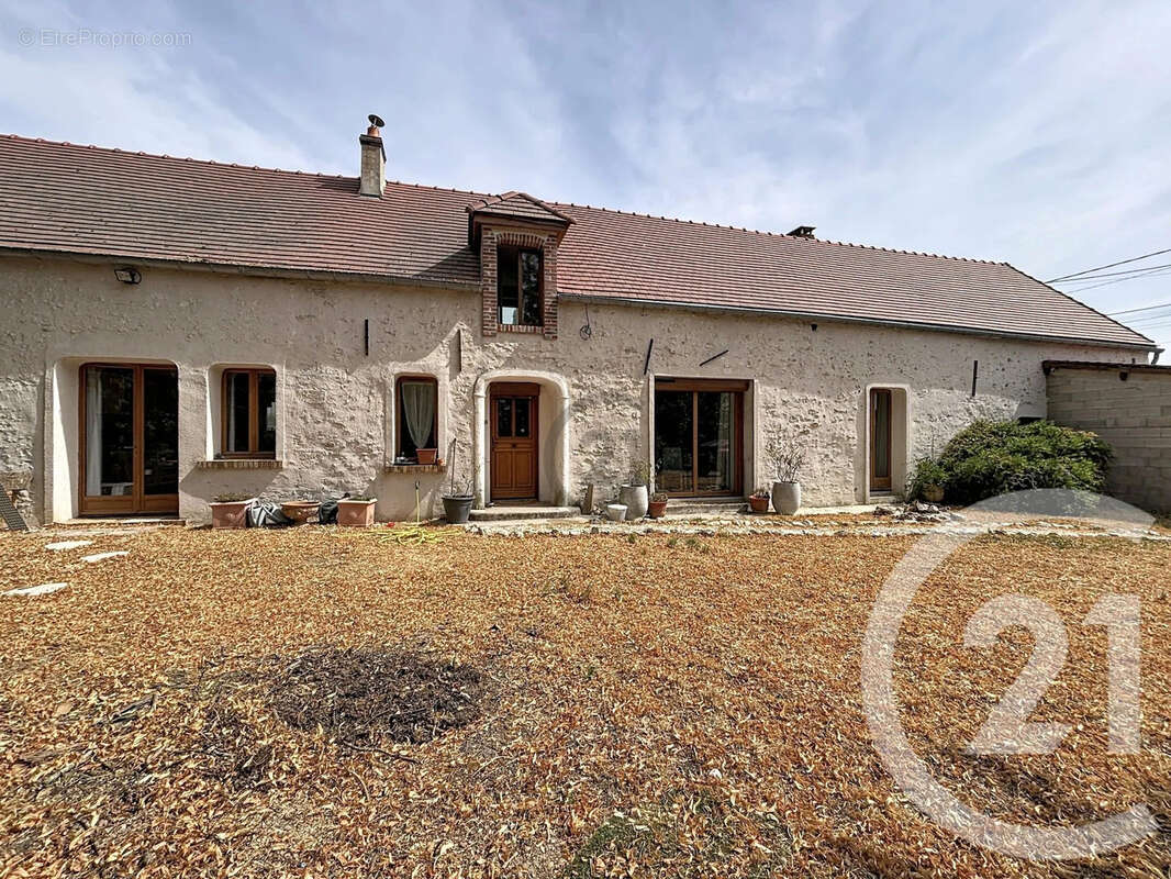 Maison à COURTACON