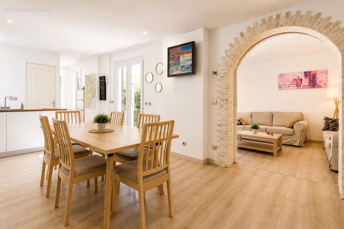 Appartement à CAP-D'AIL