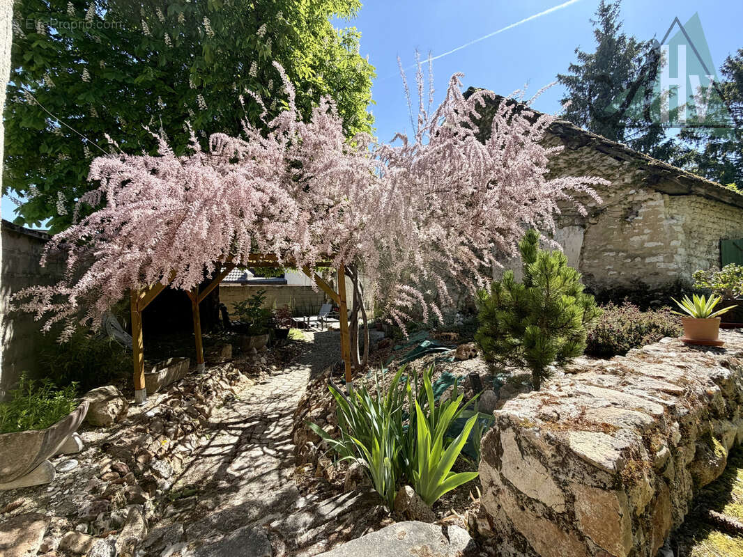 Maison à BARBONNE-FAYEL