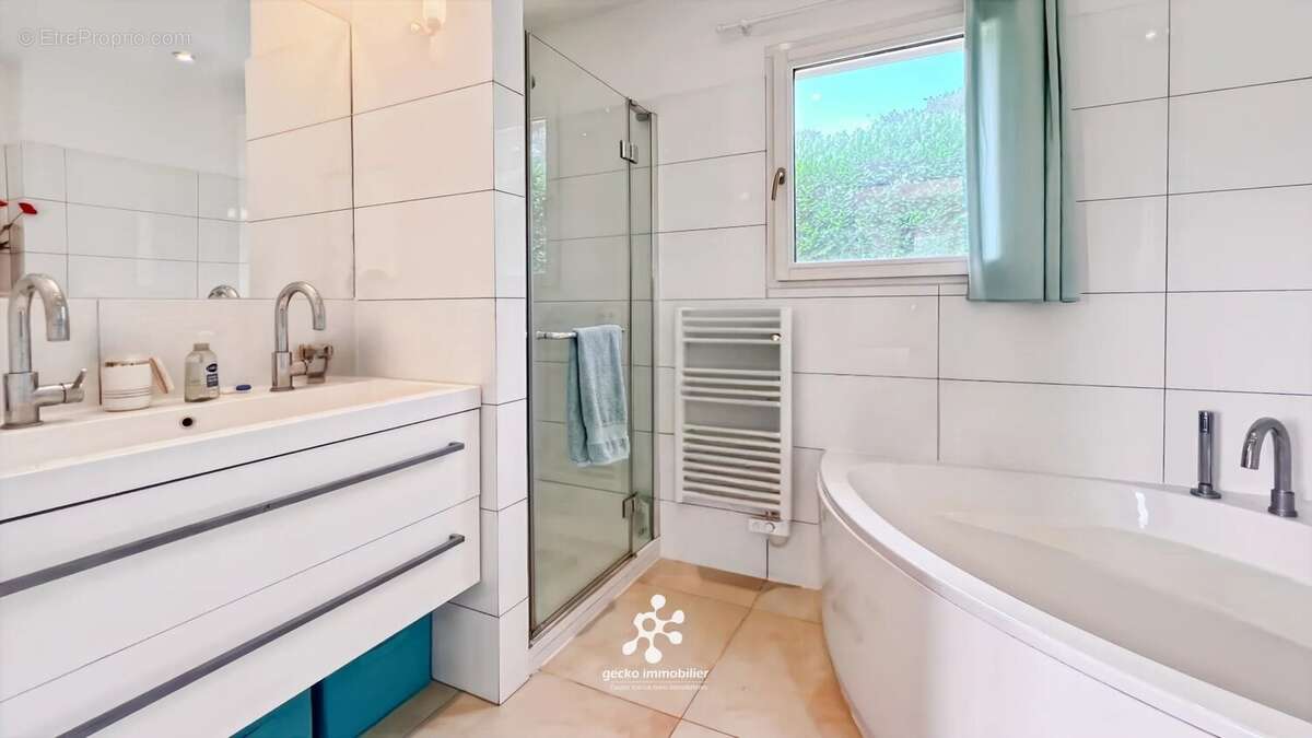 Maison à ROQUEFORT-LES-PINS