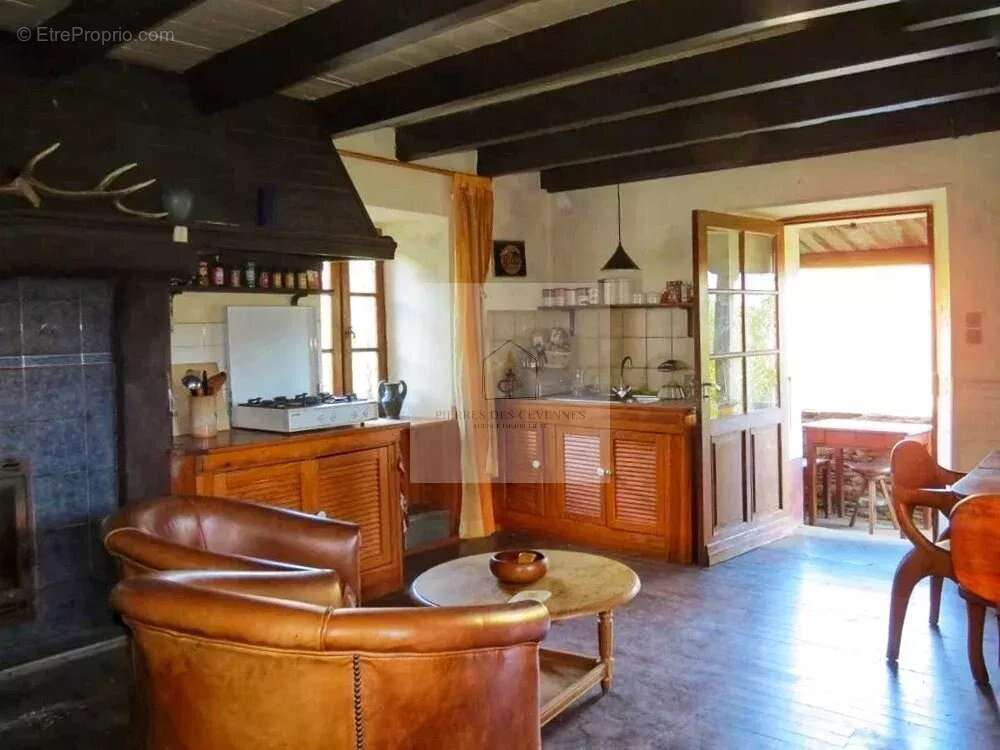 Maison à SAINT-GERMAIN-DE-CALBERTE