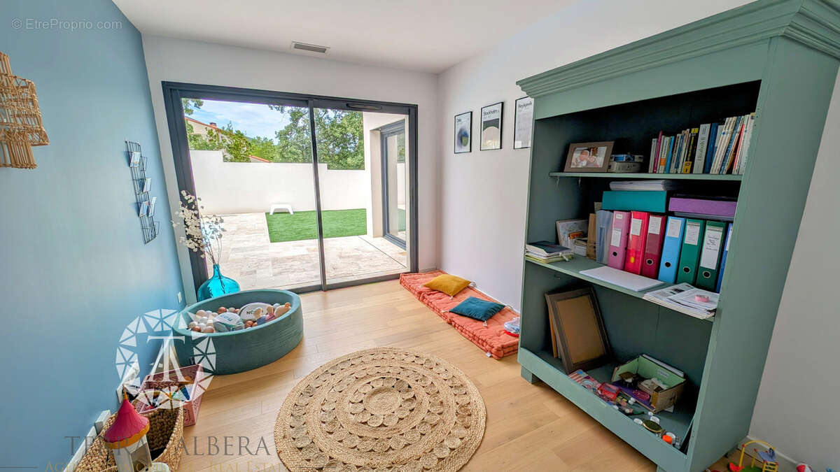 Maison à LAROQUE-DES-ALBERES