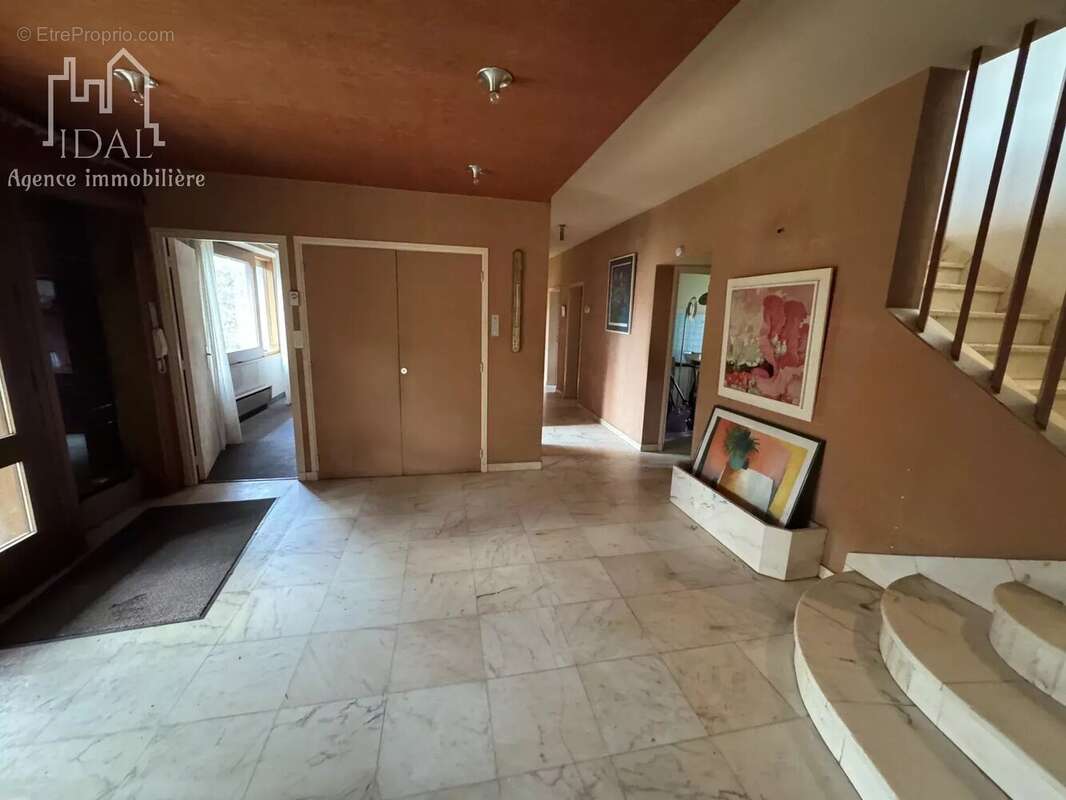 Maison à LE MALZIEU-VILLE