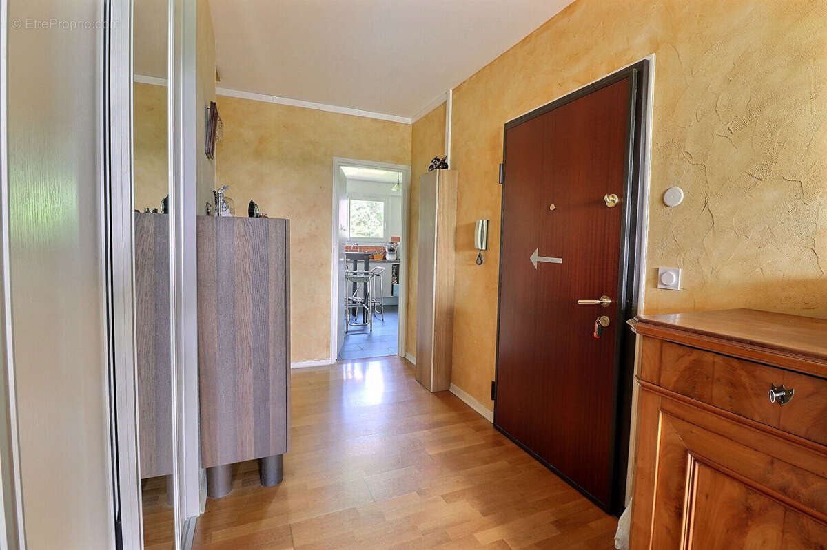 Appartement à MAREIL-MARLY