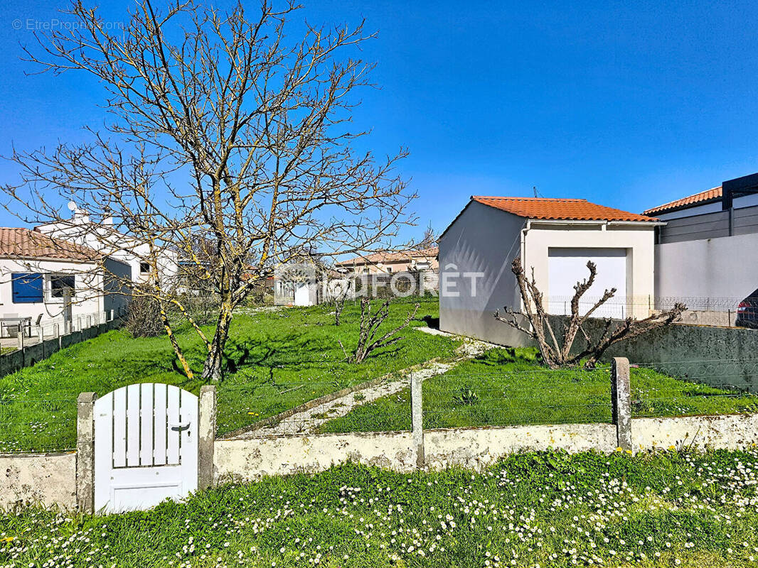 Terrain à COMMEQUIERS