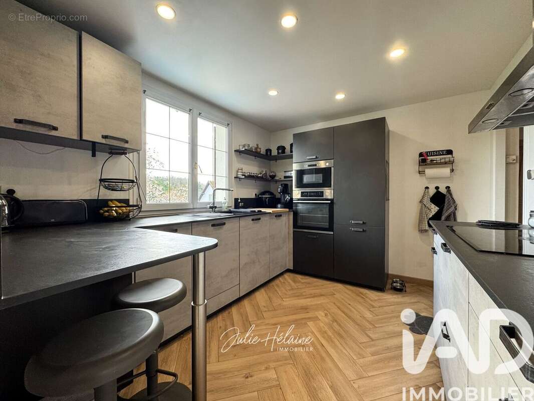 Maison 140 m² à Beynes  - photo 6