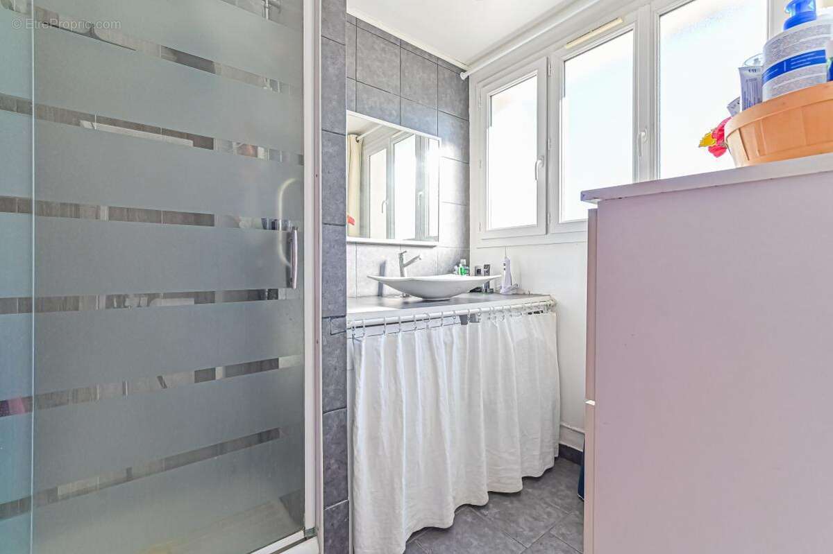 Appartement à PARIS-11E
