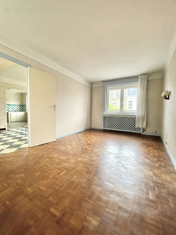 Maison à SAINT-QUENTIN