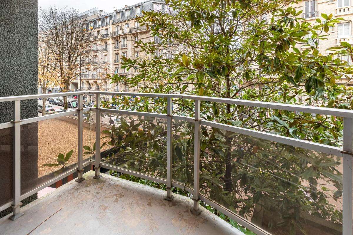 Appartement à PARIS-19E