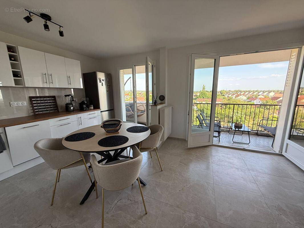 Appartement à YZEURE