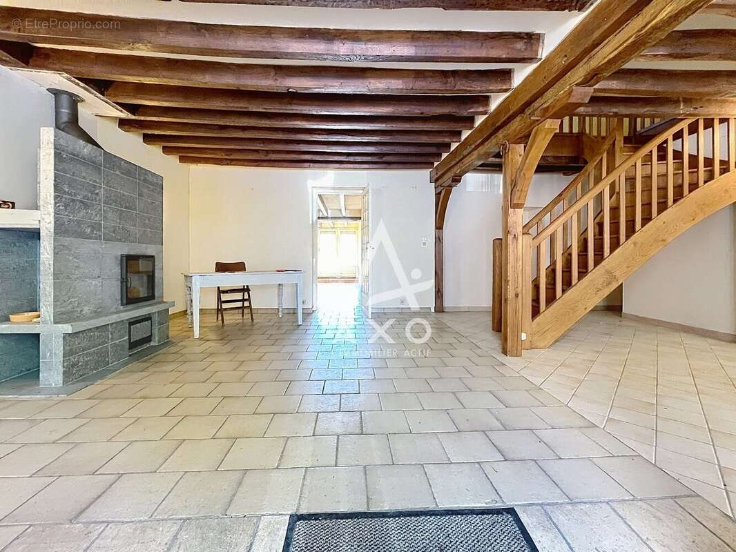 Maison centre bourg de nevoy - photo 2