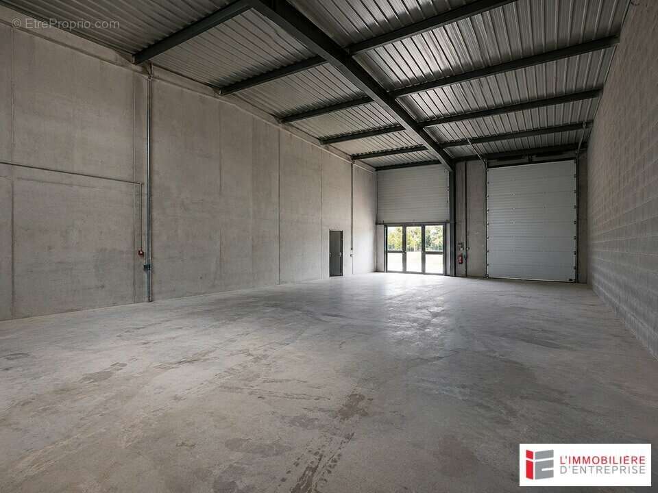 Local d'activite a vendre - photo 3