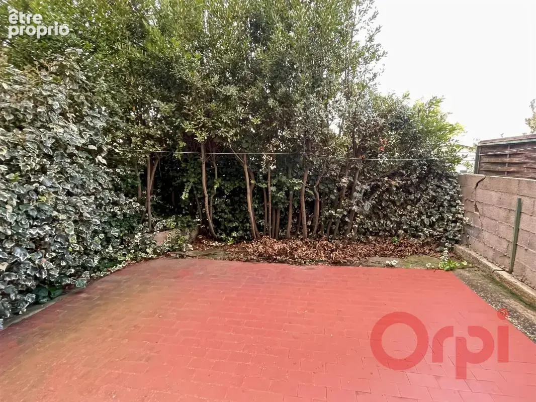 A vendre : Pavillon avec terrasse sans vis à vis à 700 m du port - photo 12