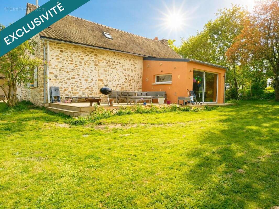 Photo 2 - Maison à YVRE-L'EVEQUE