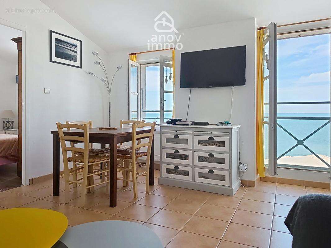 Appartement à LA FLOTTE