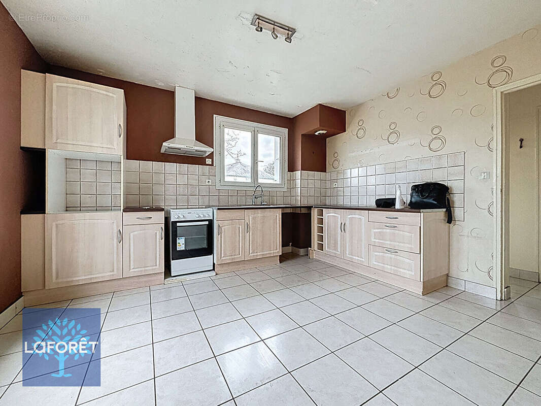 Maison à LA BAZOUGE-DU-DESERT