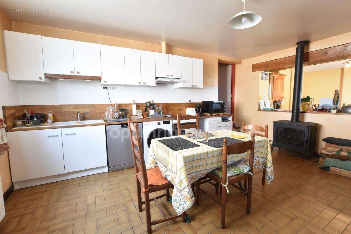 Maison à vendre 5 pièces DOMAIZE (63) - photo 11