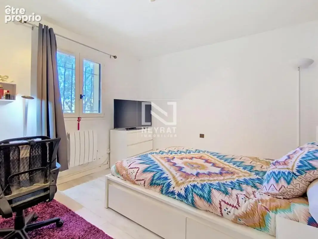 Bagnols en foret: 3 chambres , double garage, piscine, grand terrain - photo 14