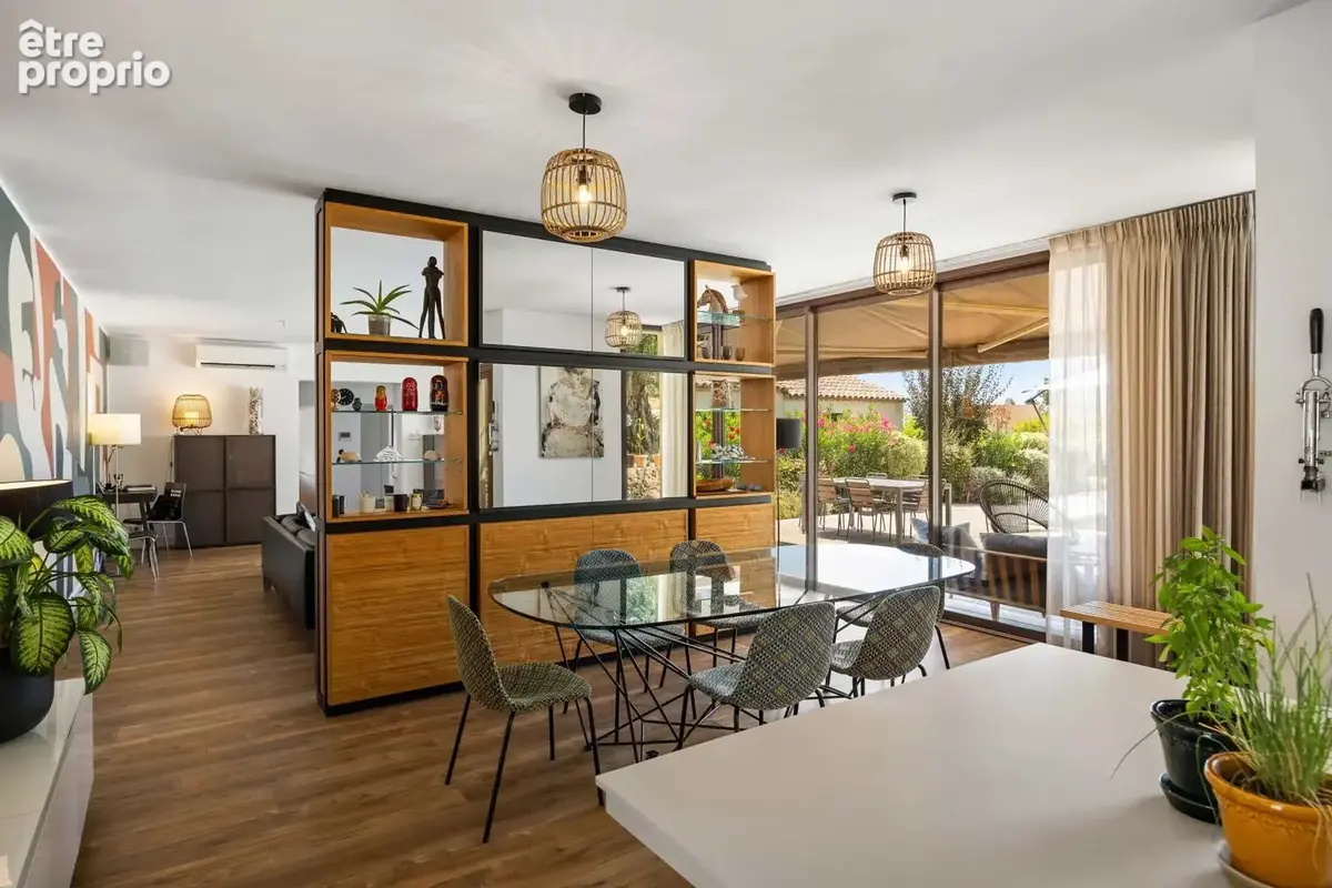 MOUGINS - Élegante bastide renovée de 1887  – Quartier résidentiel au calme à proximité des commerces - photo 21