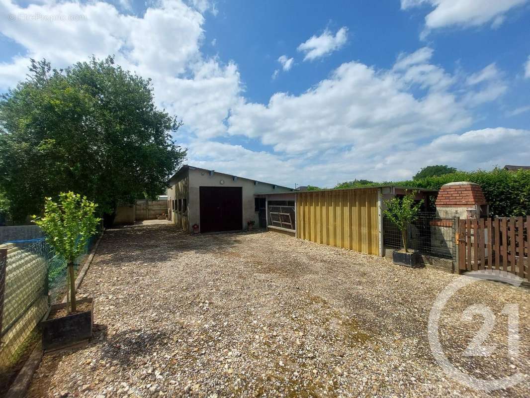 Maison à BOISSEY-LE-CHATEL