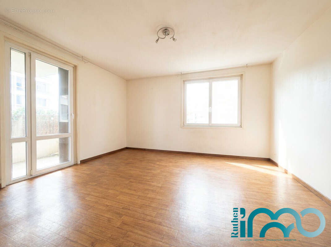 Appartement à ONET-LE-CHATEAU