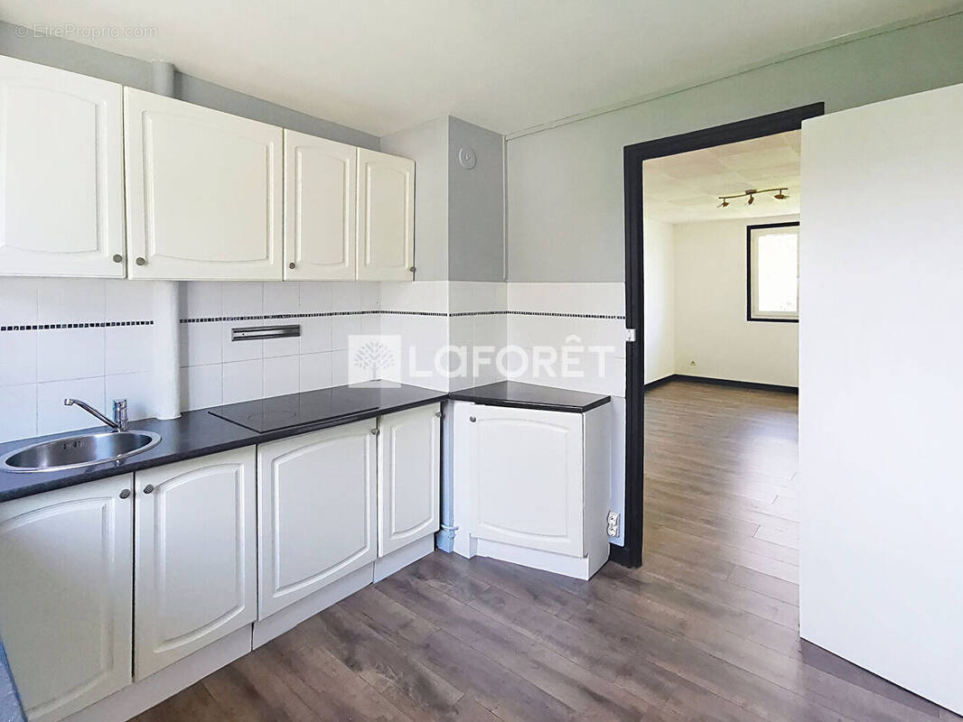 Appartement à GENAY