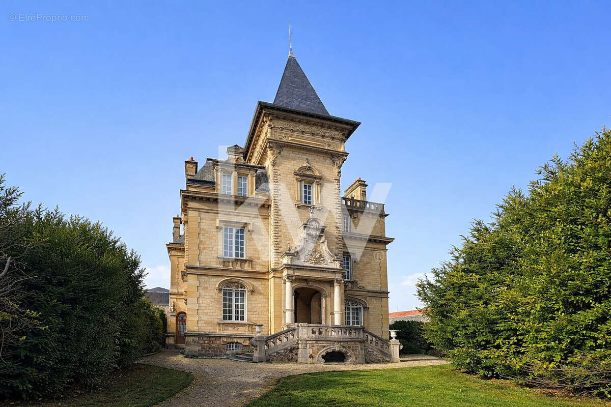 Maison 350 m² à Compiegne  - photo 3