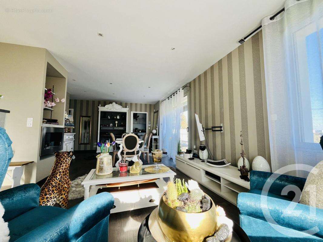 Maison à SAINT-YRIEIX-LA-PERCHE