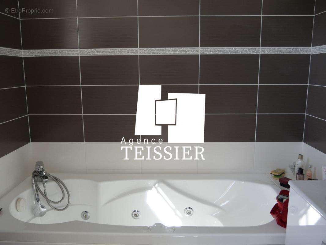 Maison à SAINT-PAUL-LE-JEUNE