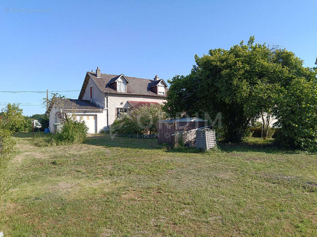 Maison à AUBIGNY-SUR-NERE