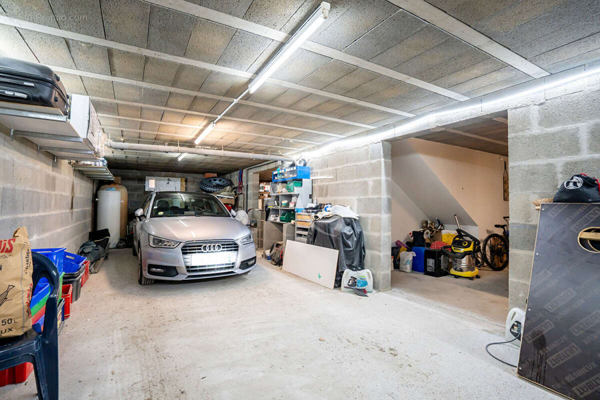 Maison à MONTREUIL-BELLAY