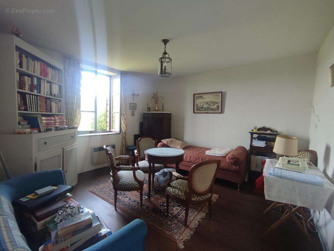 Maison à NOYAL-PONTIVY