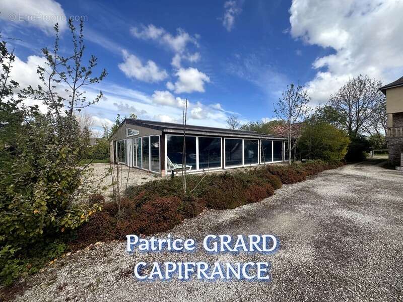 Propriete à vendre 11 pièces et 9 chalets aménagés - photo 9