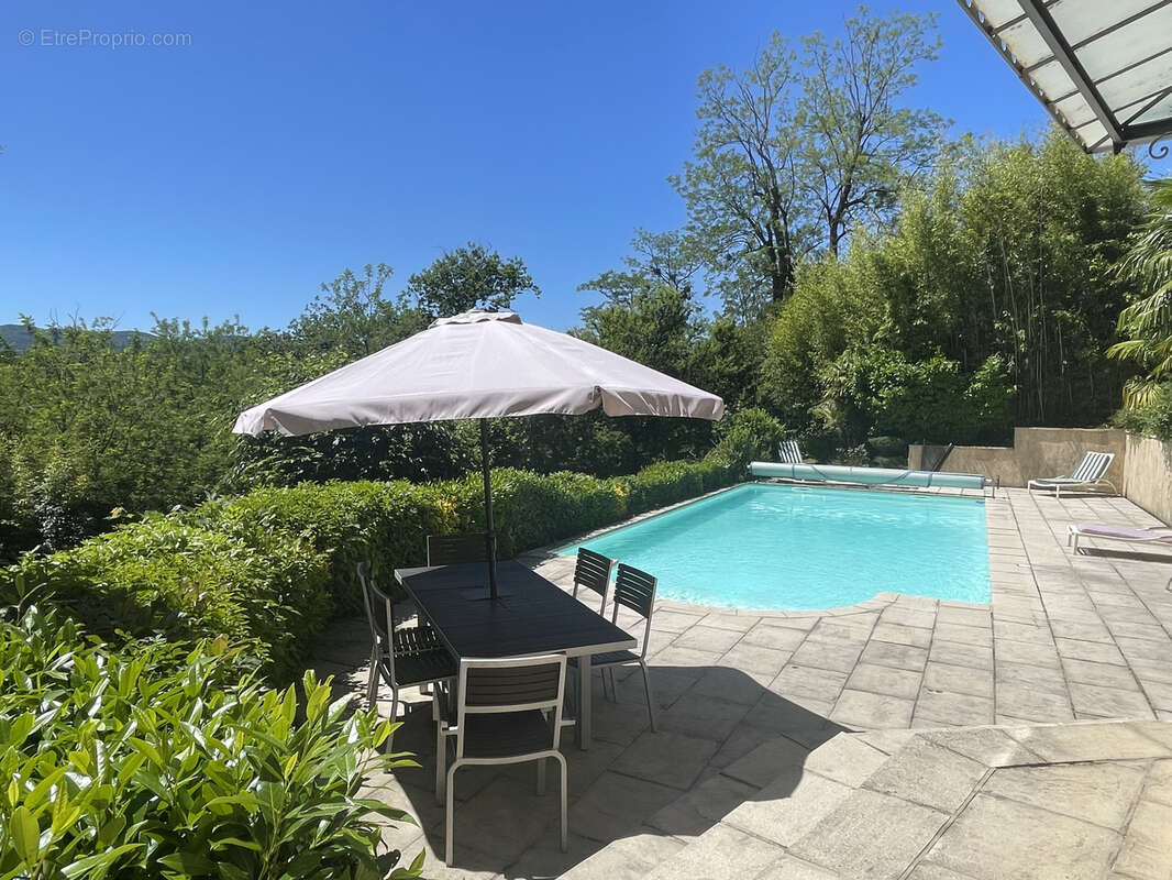 Maison à LA TOUR-DE-SALVAGNY