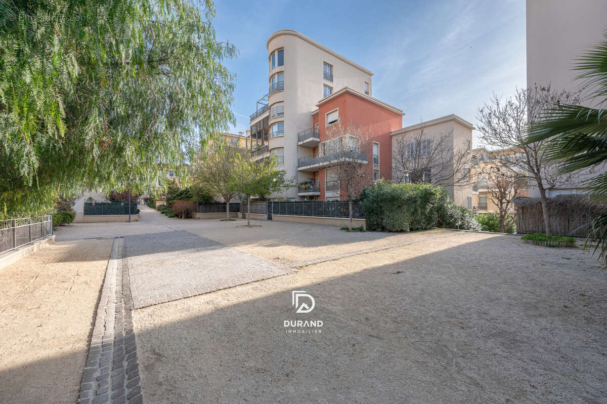 Appartement à MARSEILLE-2E