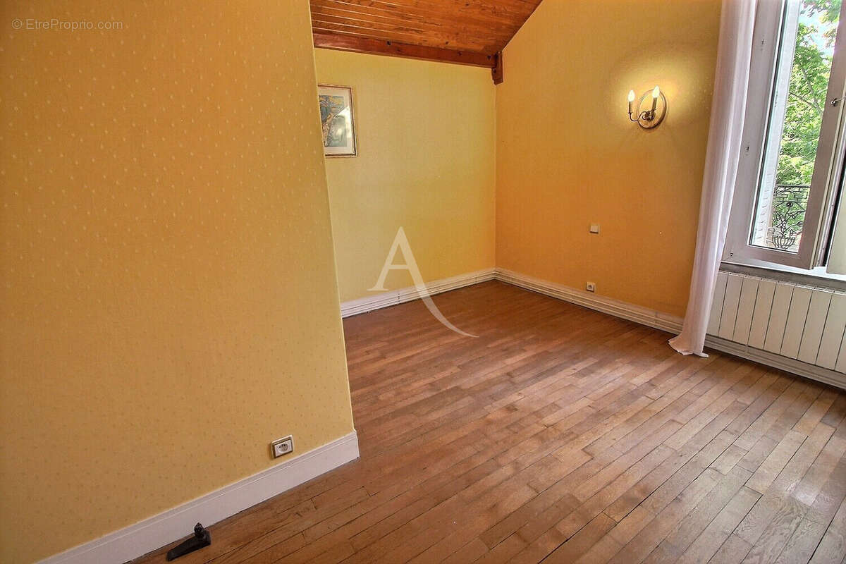 Maison à CHOISY-LE-ROI