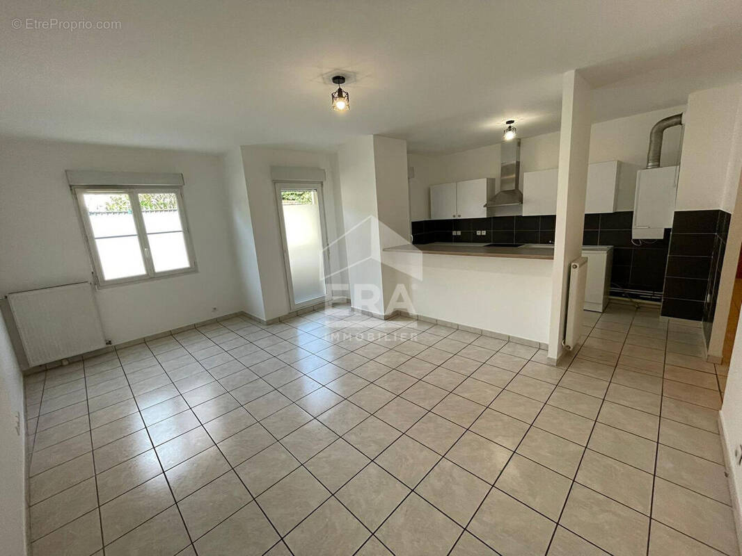 Appartement à BRIE-COMTE-ROBERT