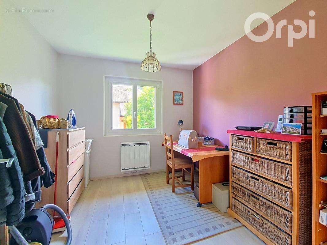 Maison à CRANVES-SALES