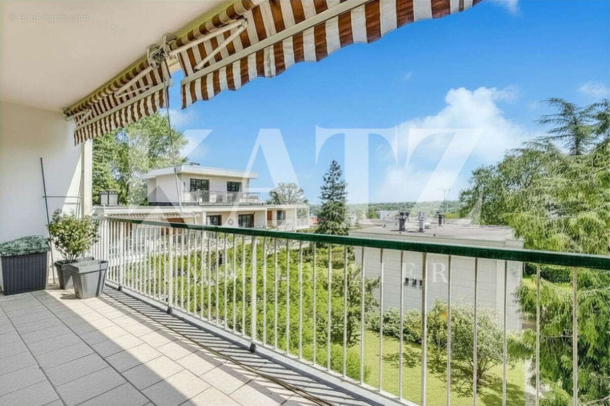 Appartement à GARCHES