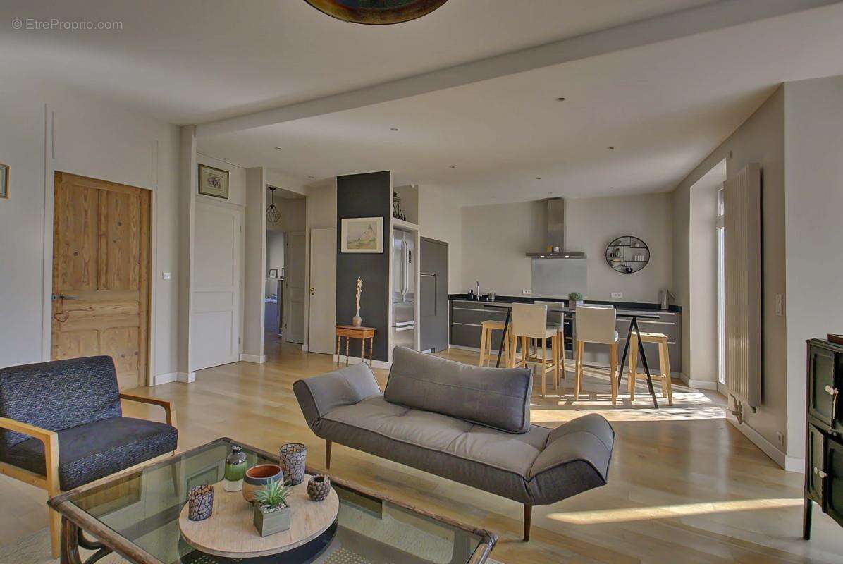 Maison à COLLONGES-AU-MONT-D&#039;OR