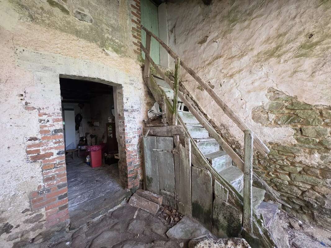 Maison à DOMPIERRE-LES-EGLISES