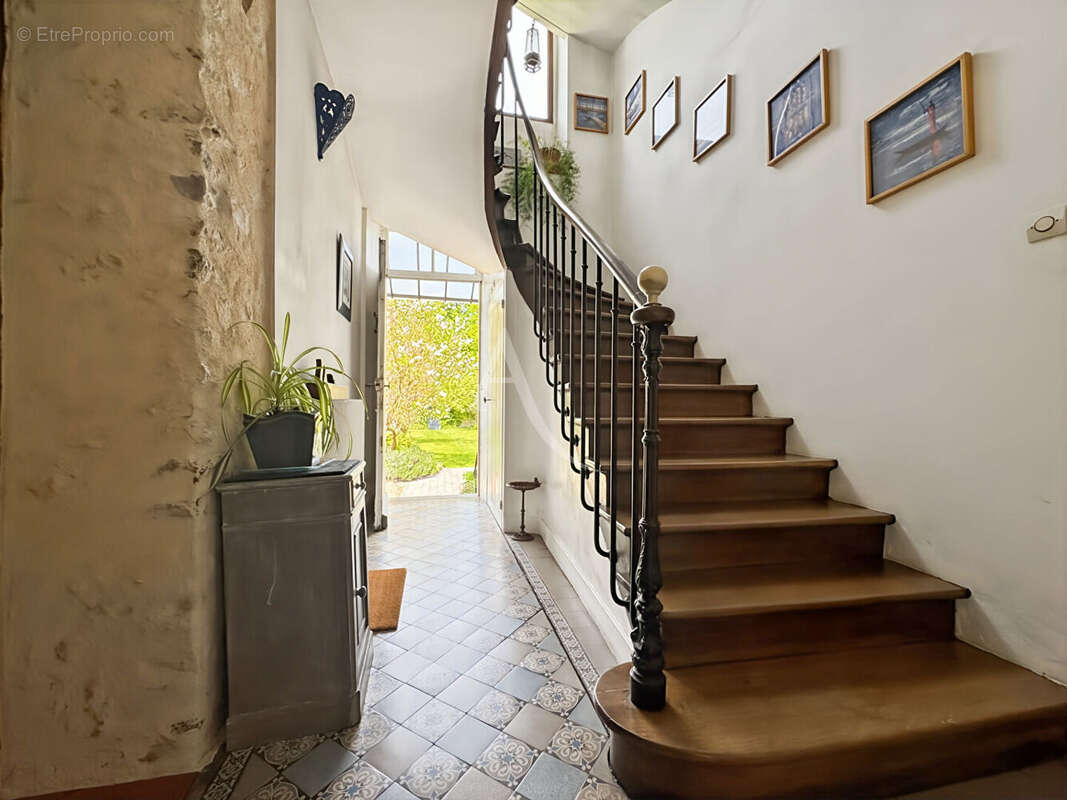 Maison à MORIGNY-CHAMPIGNY