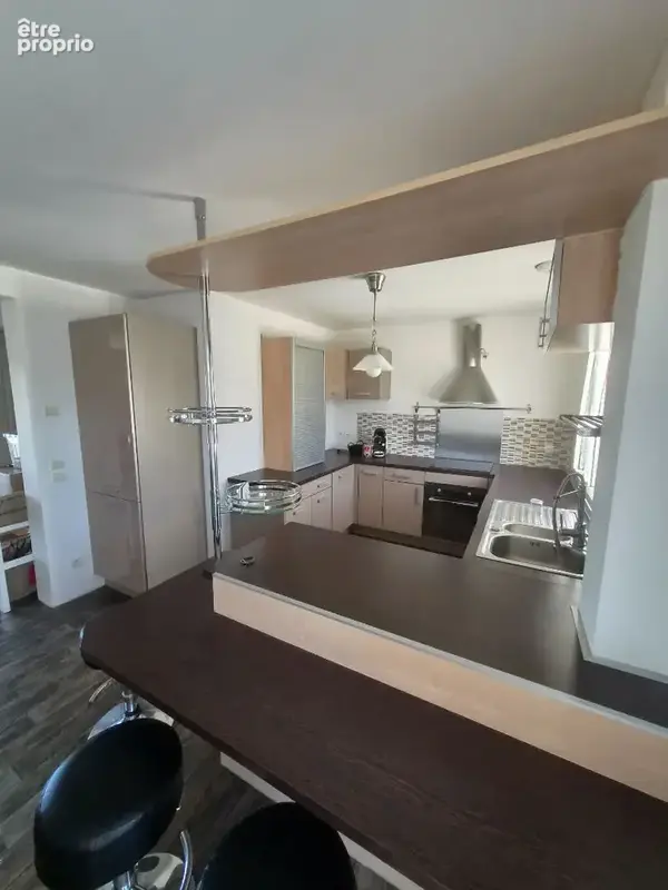 Maison familiale 6 chambres - 154 m² - vie de plain-pied - jardin clos - grand garage - photo 2