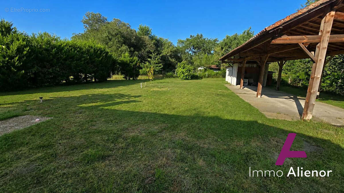 Maison 100 m² à Sainte-Eulalie-En-Born  - photo 2
