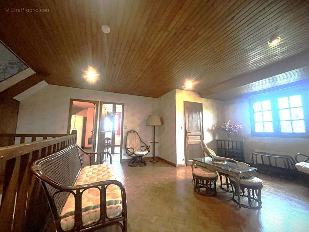 Maison sur sous sol 6 chambres  200 m2 - photo 6