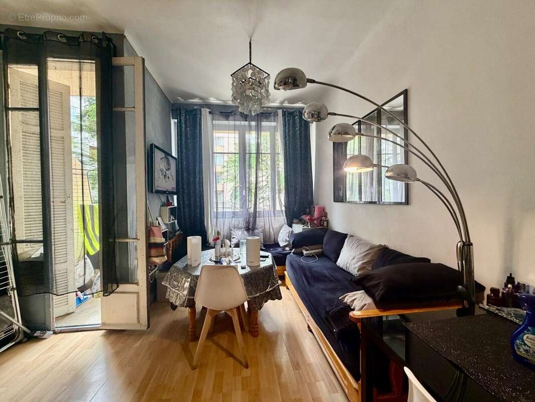 Appartement à MARSEILLE-4E