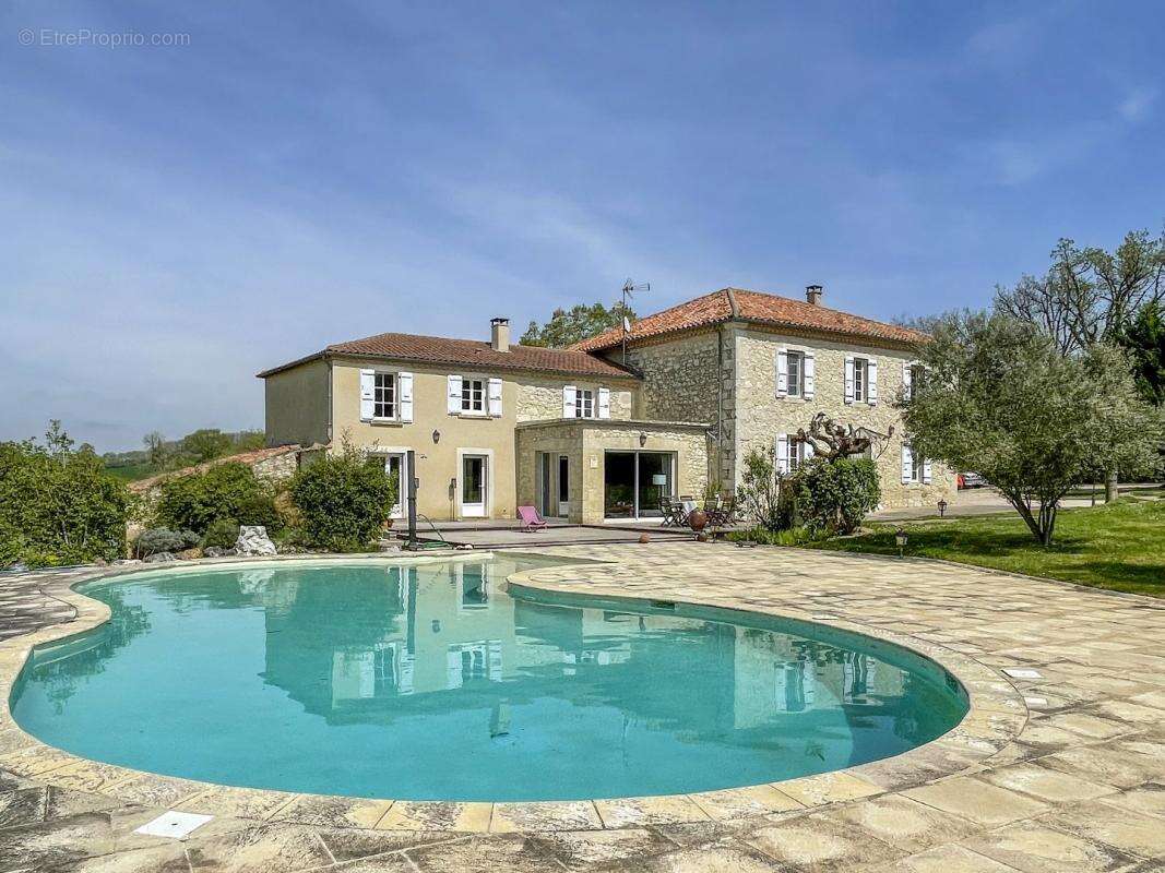 Maison à CASTERA-VERDUZAN