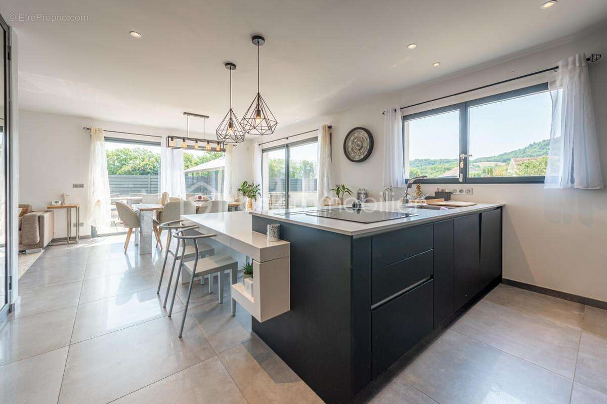 Maison contemporaine avec piscine – DPE A/A - photo 10