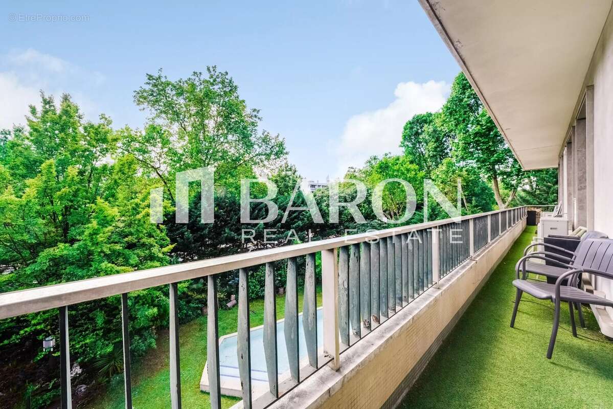 Appartement à NEUILLY-SUR-SEINE